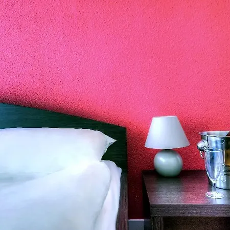 Comfort Hauts Du Chazal Hotel 3*